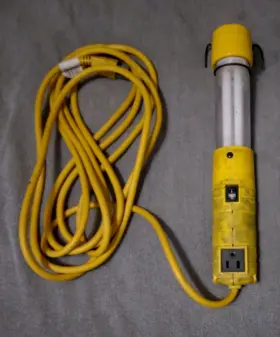 Sl-507 Bayco Sl507 Fluorescent Work Light With Outlet Extension Cord