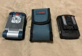 601443400 Bosch 18v Work Light With Holster And 2ah Battery