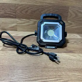 Braun 792363647380 Nib 2000 Lumen Led Work Light Adjustable Head Beam White