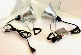 524-603 Commercial Electric Pair - Clamp-on Work Lights With 5-1/2 Inch Aluminum Bell Shade Reflector 60 Watt