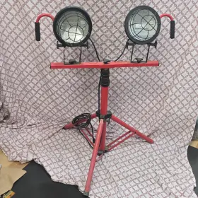 83982 Craftsman Dual Head Halogen Worklight Adjustable Tripod Stand Corded 120v