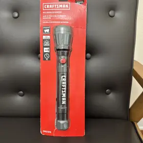 Craftsman 943777210354 - 700 Lumen Auto-dimming Led Flashlight