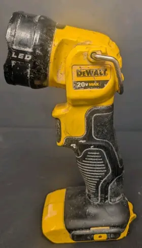549351 Dewalt 20v Cordless Led Flashlight Portable Handheld Yellow Tested Workd