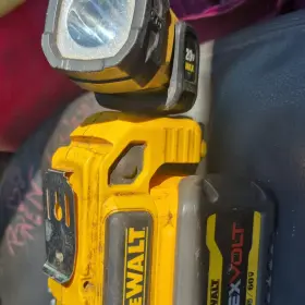 N302034 Dewalt 20v Led Cordless Worklight And 6ah Flexvolt Battery