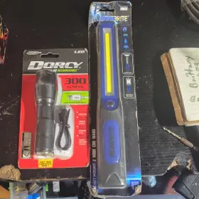 23310-09be01 Dorcy Illumbrite And 300-lumen Usb Rechargeable Cordless Led Flashlight Worklight