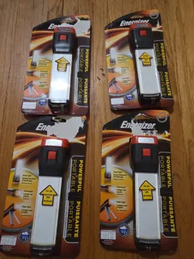 Energizer 039800118158 Lot Of 4 3 In 1 Light Area / Flashlight Fold Out Work