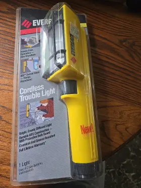 Eveready 039800054210 Battery Operated Cordless Trouble Light Brand New