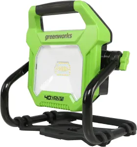 Wl40b00 Greenworks Portable Cordless 2000 Lumen Led Work Light - 360 Rotation And Tripod Stand