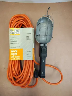 3-sjta-w Head 045131230001 Work Light With Outlet 50 Inch Cord Meets Osha Standards Metal 16/3-sjta-w