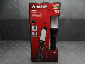 1011910536 Husky 1800lm 120-volt Led Corded Handheld Light