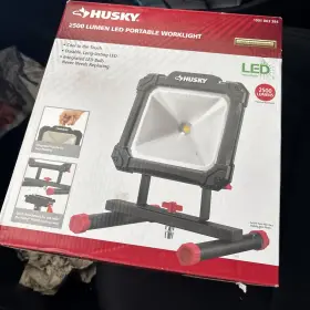 Husky 819286010258 Nib 2500 Lumen Led Portable Work Light