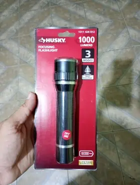 91397 Husky Focusing Flashlight Aluminum 1000 Lumens