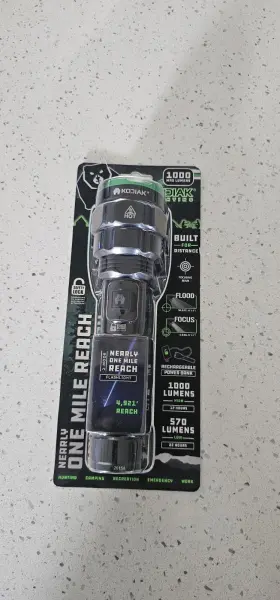 26154 Kodiak Led Flashlight 1000 Lumens Rechargeable One Mile Reach Safety Lock