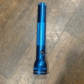 0302466724 Mag-lite Blue Aluminum Handheld Cordless Flashlight