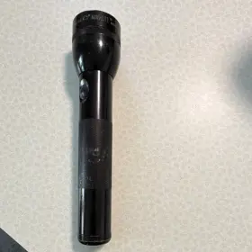 D2017590763 Mag-lite Black Aluminum Handheld Cordless Flashlight