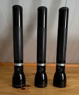 E100142922 Mag-lite Magcharger Maglite Flashlights Black 3d Cell Battery Lot Of 3. As Is Please Read