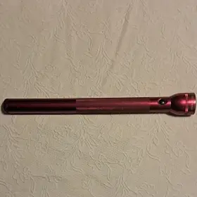 D016670190 Maglite Red Aluminum Flashlight Cordless 16 In Serial