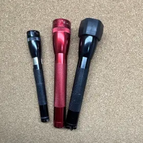 Mag-3aa Maglite Mag 2aa 1aaa Handheld Aluminum Flashlight Lot Of 3 - 2 Black 1 Red