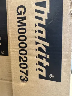 Gm00002073 Makita 088381453707 Portable Tripod Light Stand New Un Opened Box No Reserve