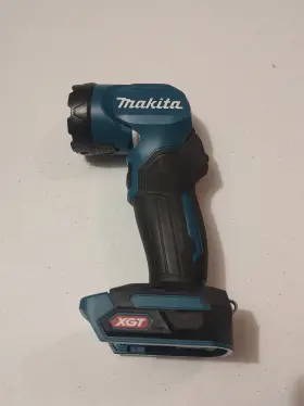 Ml001g Makita 088381730167 - 40v Max Xgt. Cordless L.e.d. Flashlight Flashligh