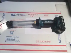 Bml184 Makita Lxt- Rechargeable 2 In 1 Job Site Light With Battery - 18v/14.4