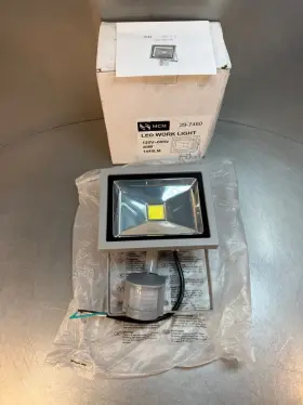 29-7480 Mcm Led Work Light 120v 60hz 20w 1440lm 6.5.1