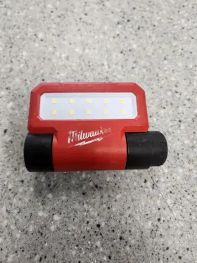 2114-21 Milwaukee 445047933981 Led Redlithium Usb Rechargeable Flood Light