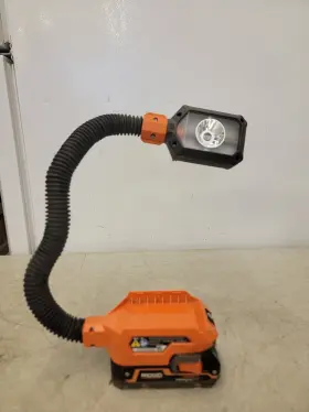 R8692 Ridgid 726084618657 18v Flexible 170 Lumens Dual-mode Led And Battery