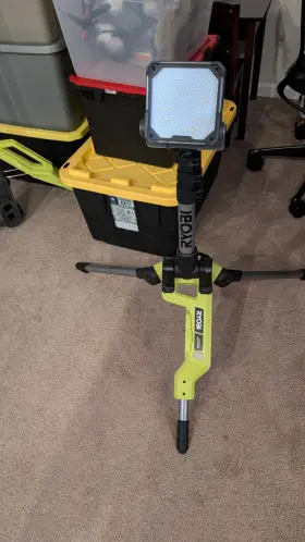 P782 Ryobi One 18v Green Tripod Hybrid Stand Light