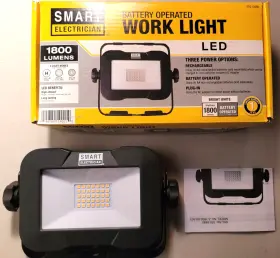 370-5480 Smart Electrician 194780190010 Battery Operated Led Work Light 1800 Lumens Pre-owned