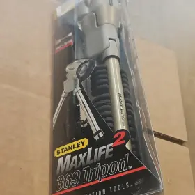 Maxlife369 Stanley Maxlife 369 Tripod Flashlight Adjustable Head Spot To Flood 3xaa