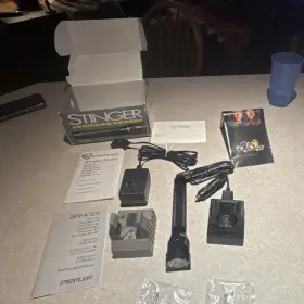 676830 Streamlight Stinger Rechargeable Cordless Flashlight Kit With Charger