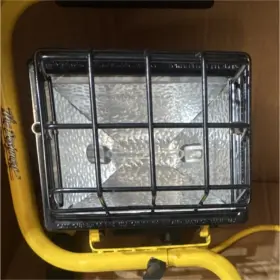 Eb8406 The Designers Edge Portable Corded Worklight Yellow Metal Protective Cage Stand
