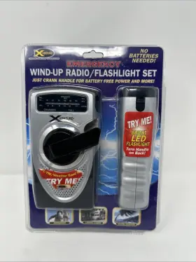 Xventure 648320000043 Emergency Crank Radio And Led Flashlight Batteries Optional 2 Piece Set